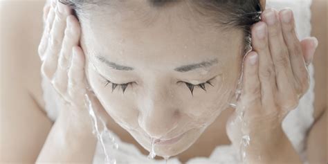 How To Exfoliate Your Face In 3 Easy Steps Huffpost