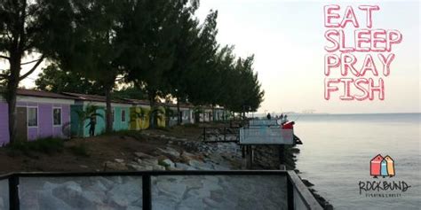 Kita guna tasik kenyir houseboat kali ini. Rockbund Fishing Chalet | Chalet Menarik di Marina Island ...