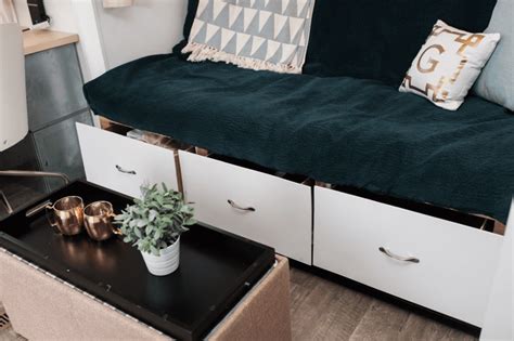 10 Gorgeous Small Futon Ideas For Small Space Or Bedroom Simphome