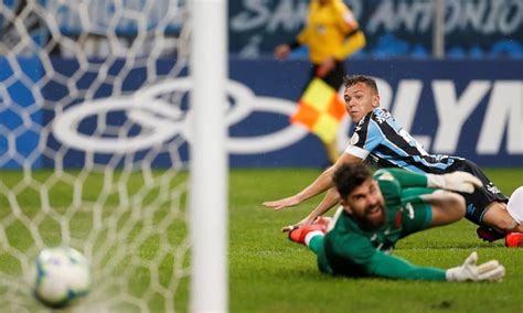 Saiba também quais serão os próximos jogos do tricolor. Vasco faz bom jogo, mas leva virada do Grêmio após gol mal ...