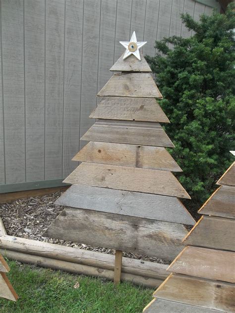 30 Wooden Outdoor Christmas Tree