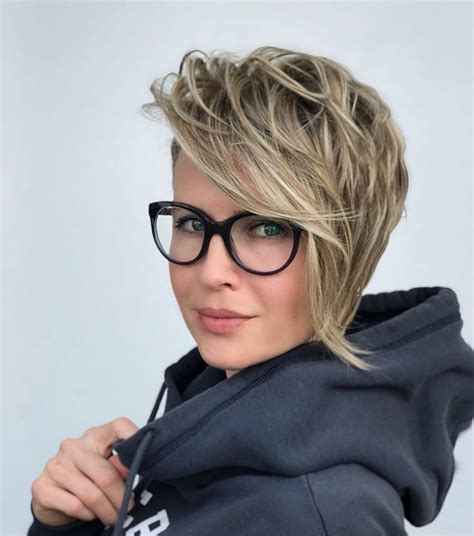 10 Short Haircut Ideas For Thick Hair 2022 Highly Textured And Color