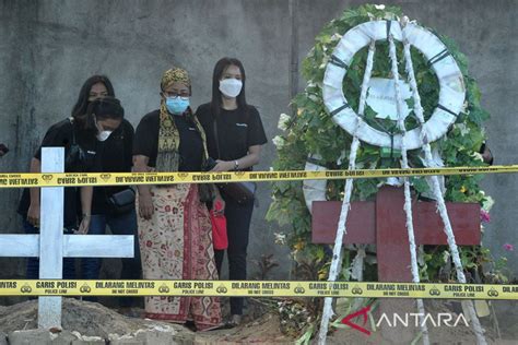 Pembongkaran Makam Brigadir Yosua Hutabarat ANTARA News