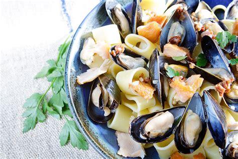 Mussels With Pasta And Hot Smoked Salmon Pei Mussels Mussel Recipes