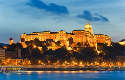 The life expectancy of budapest residents is on average 75.7 years. Budapest Layover : Layover Guide