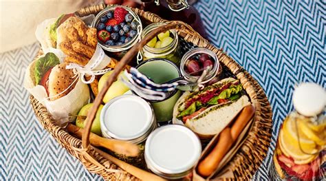 Picknick verbindet zwei der schönsten dinge des alltags: Picknick: Rezepte, Ideen & Checkliste was mitnehmen | Hausbrot