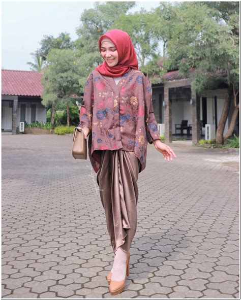 Inspirasi model baju batik buat ngantor hingga kondangan, bikin look makin menarik! 30 Model Baju Untuk Kondangan Hijab - Model Baju Terbaru ...