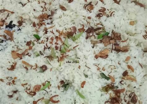 Tak perlu menunggu lama, simak beragam resep nasi goreng sederhana yang sudah brilio. Resep Nasi gurih daun jeruk oleh Icha Annisa Septiana ...