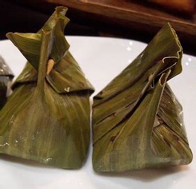 Tum kulit babi, makanan ini khas banget di bali. Berwisata ke Tempat wisata di Bali: Tum Daging asli Bali