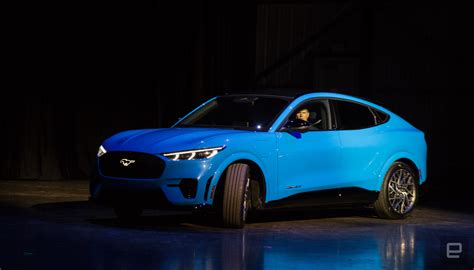 And rival tesla (tsla) is feeling the brunt of that increased competition — on the showroom floor. Ford Mustang Mach-E: Elektrické SUV dosiahne dojazd až 600 km