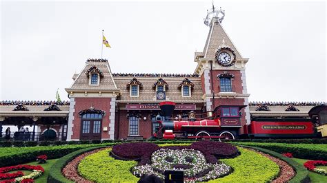 My wife maisy is from hong kong and now she has lived in malaysia more than 2 years. #HKDisneyland: How To Survive Hong Kong Disneyland, The ...