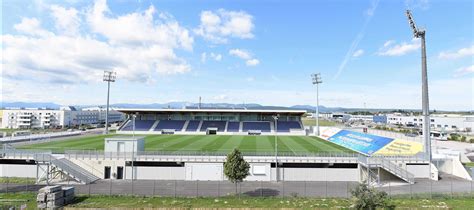 It is mostly used for foot. Stadion des SC Wiener Neustadt vor Eröffnung - Stadionwelt