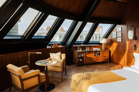 Stay La Vie The Best New Hotels In Paris Are Loaded With Foreign Spice
