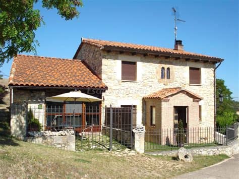 Nos encontramos en mozoncillo de juarros, en la comarca de alfoz, burgos. Fotos de Casa Rural Villamoronta - Casa rural en La Rad ...