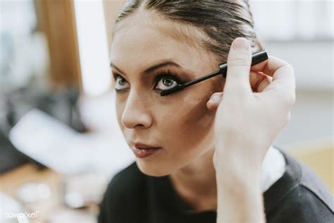 Makeup Artist Applying Mascara Onto The Model Premium Image By Roungroat How