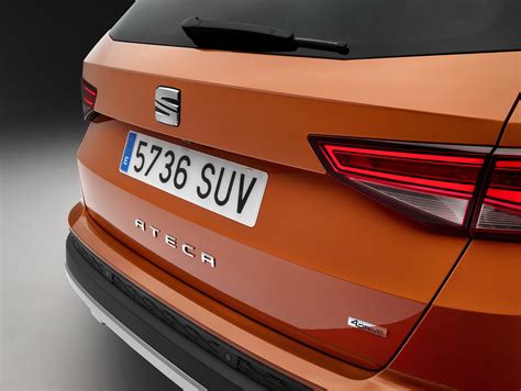 Omdat ze allemaal volledig identiek zijn, gaat het zeer waarschijnlijk om. 2016 SEAT Ateca SUV Makes Official Debut at Geneva ...