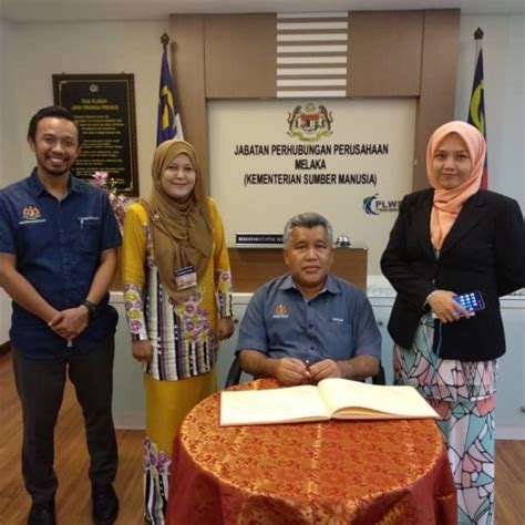 Selamat datang ke portal rasmi kementerian pelancongan, seni dan budaya malaysia. Jabatan Perhubungan Perusahaan Malaysia, Kementerian ...