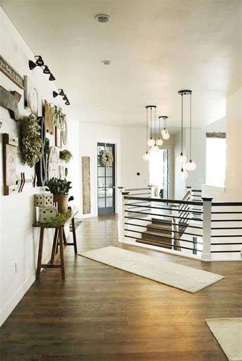 Check out our photo gallery of white stair railing ideas. 101 Best Farmhouse Gallery Wall Ideas - Decoratoo | Home ...