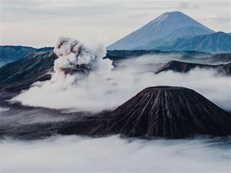 Mount Bromo Volcano Nature Hd 4k Indonesia World Coolwallpapersme