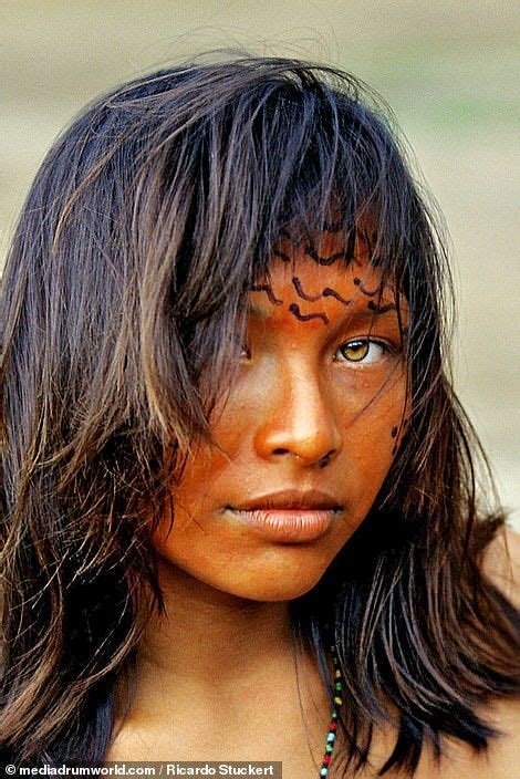 The Yanomami Yanomami Tribe Brazil People Brazilian Rainforest Tribeswoman Native American
