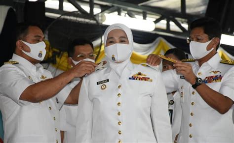 Lencana pangkat tentera udara diraja malaysia (the royal malaysian air force rank insignia). Kapten Rohana Jupri, Wanita Pertama Dalam Sejarah Naik ...