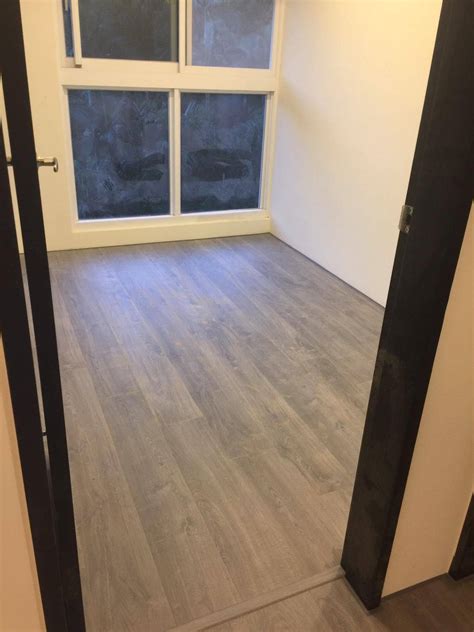 For your home and professional environment. 森系列 歐本灰橡 英格蘭橡木 岩板系列 |超耐磨木地板|防水木地板|低甲醛|Pergo百力地板--產品介紹