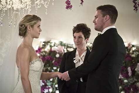 Arrow Oliver And Felicity Split Worst Wedding Ever