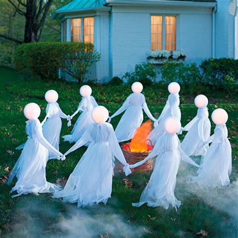 Holding Hands Ghosts Set Of Three Grandin Road Halloween Ghost