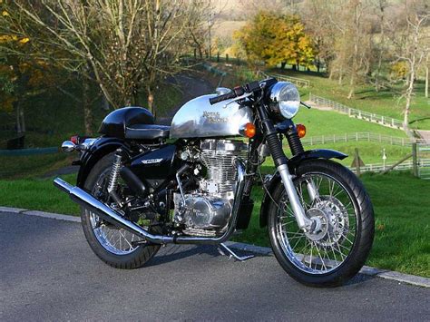 Select a royal enfield bike to know the latest offers in your city, variants, prices, specifications, images, mileage and reviews. Royal Enfield Thunderbird 500 Price IN INDIA ~ FOCUS THE WORLD