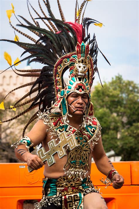 Aside from graphical improvements, the back route that connected between the terrorist spawn zone and the river was removed. Aztec Dancer | Aztec warrior, Aztec culture, Aztec costume