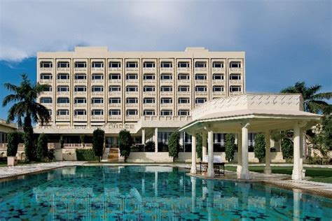 5 Star Hotel In Agra Near Taj Mahal Tajview Agra Ihcl Seleqtions In 2020 Hotel Agra Taj