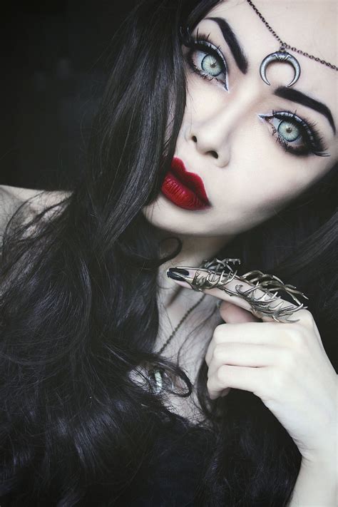 Witchy Makeup For Halloween With Images Gothic Makeup Witch Makeup