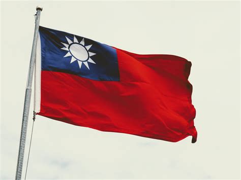 The flag of taiwan is a 2:3 rectangle with a red background. Taiwan's flag mysteriously disappears from official US ...