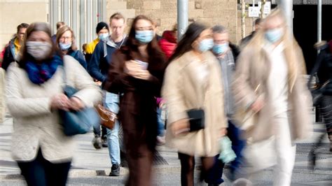 Zuletzt hatten am dienstag niedersachsen und bayern regelungen vorgestellt, wonach spätestens zu pfingsten. Niedersachsen Corona Inzidenz : Corona-Lage in Stadt und Landkreis Osnabrück bleibt ... : Anfang ...