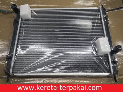 Jadi, apabila terdengar perbualan supaya ' check air' antara tuan kereta dan mekanik, itu bermaksud mekanik disuruh supaya memeriksa paras atau keadaan air dalam tangki simpanan kecil warna. Proton Savvy New Radiator Tangki Air