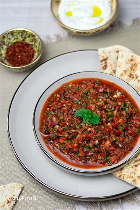 Acılı Ezme Spicy Turkish Tomato and Pepper Salad