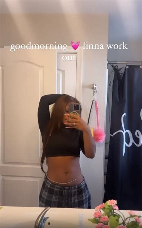 teen mom kiaya elliott shows off toned abs after major weight loss as she poses in a crop top