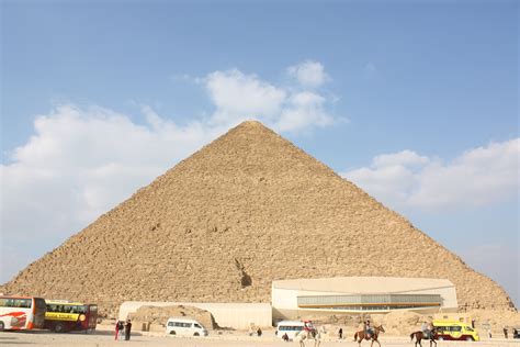 Filegreat Pyramid Of Giza 2010 From South Wikimedia Commons