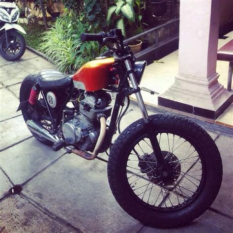 Berikut adalah video motor chopper keren basic binter merzy kz200 terbaru dalam gelaran suryanation motorland. Motor Binter 1972 - 72 Day High Resolution Stock ...