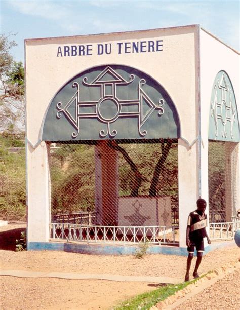 El Árbol De Teneré Fronteras