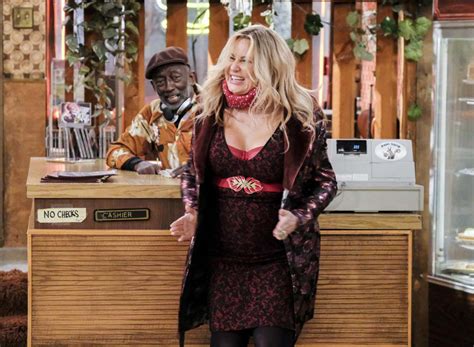 2 broke girls photo garrett morris jennifer coolidge 36 sur 506 allociné