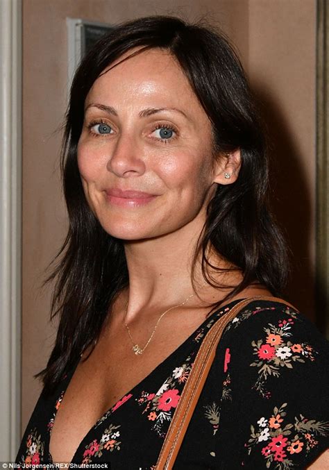 Natalie Imbruglia 43 Showcases Her Natural Beauty As She Slips Into A