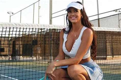 World S Sexiest Tennis Influencer Would Test Wimbledon S Rules With Saucy Crop Top Daily Star