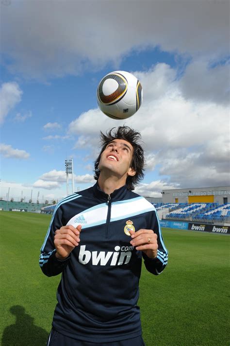 China bulk purchase soccer ball supplier high quality, competitive price! Kaka heads Jabulani ball | 5th November 2009: Real Madrid ...