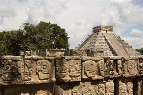 Archaeologists Discover 500 Year Old Aztec Tower Of Skulls