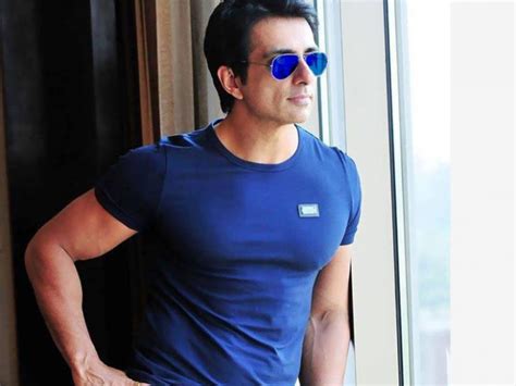 Sonu Sood Replies To A Fan Who Asked Him For An Iphone Check Out Sonu
