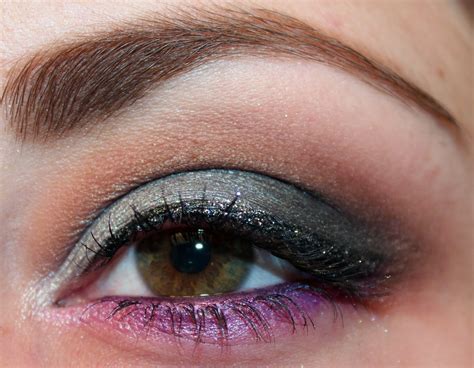 Luhivys Favorite Things Makeup Look Glittery Silver Smokey Eye With