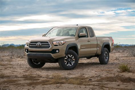2016 Toyota Tacoma Breaks Cover At Detroit Auto Show Image 303032