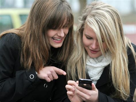 Umfrage Unter Jugendlichen Handy Ist Wichtiger Als Sex N Tvde