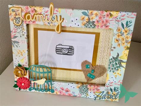 Precioso marco para fotos en tonos crema con relieve, perfecto para bodas románticas. Marco de fotos grande decorado - Pedacitos de Adriel